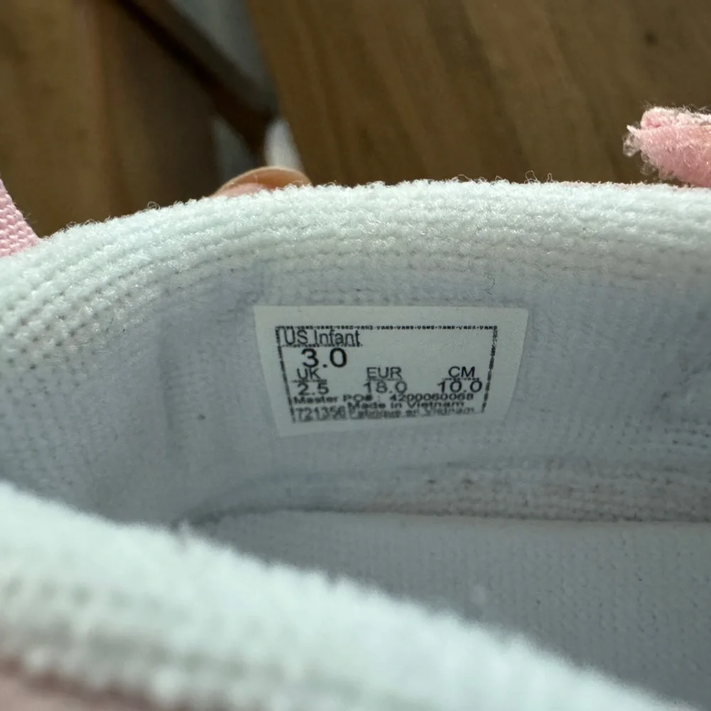 Vans Infant Slip-On V Crib Checkerboard Shoes - Picture 5 of 5